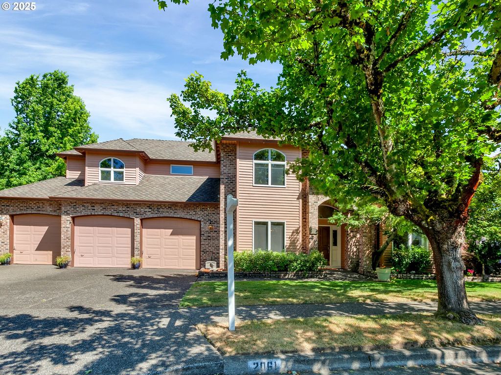 2061 BAY MEADOWS Dr, West Linn, OR 97068