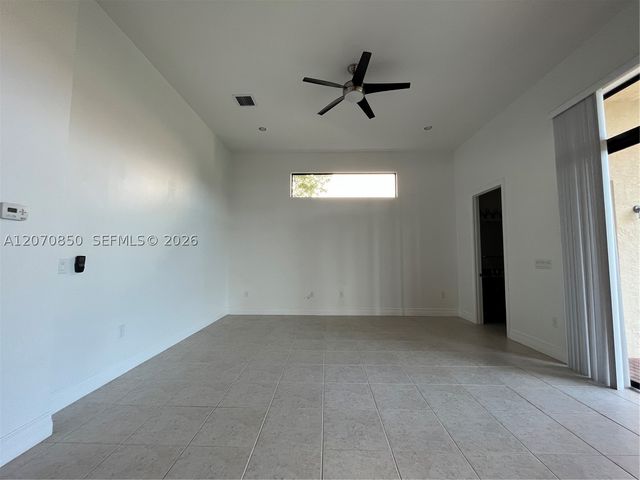 8248 Lost Creek Ln, Delray Beach, FL 33446