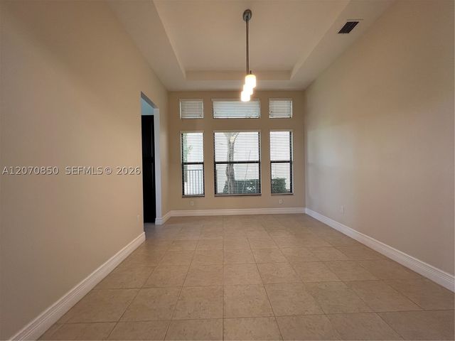 8248 Lost Creek Ln, Delray Beach, FL 33446