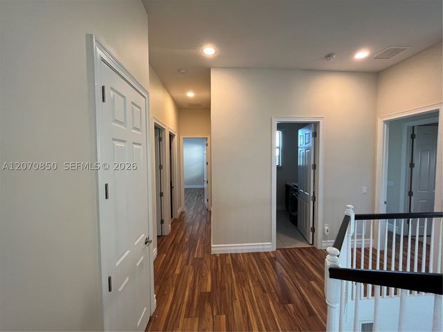 8248 Lost Creek Ln, Delray Beach, FL 33446