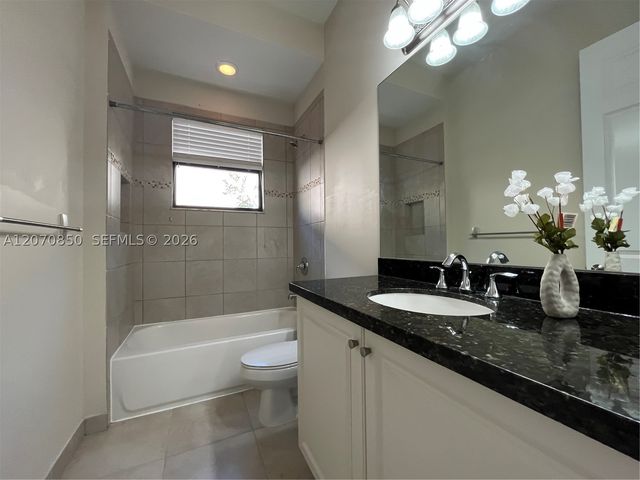 8248 Lost Creek Ln, Delray Beach, FL 33446