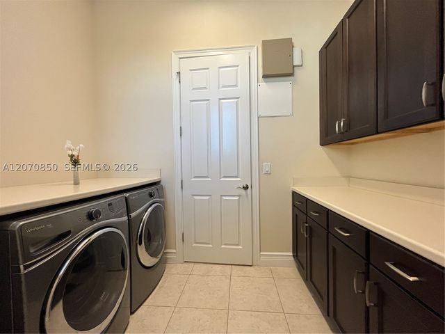 8248 Lost Creek Ln, Delray Beach, FL 33446