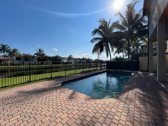 8248 Lost Creek Ln, Delray Beach, FL 33446