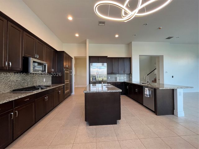 8248 Lost Creek Ln, Delray Beach, FL 33446