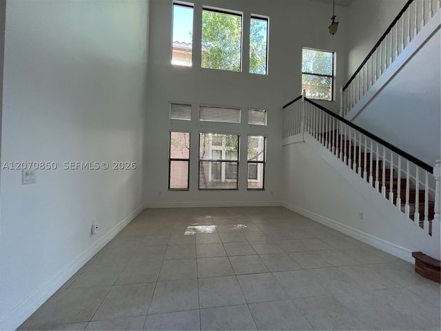 8248 Lost Creek Ln, Delray Beach, FL 33446