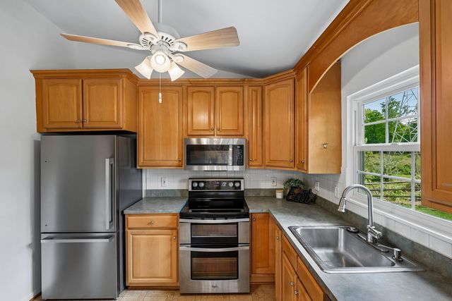 11781 COTTON MILL DR, Woodbridge, VA 22192