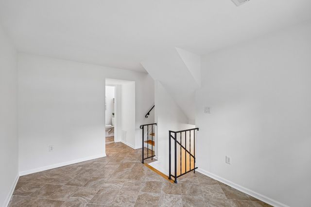 11781 COTTON MILL DR, Woodbridge, VA 22192