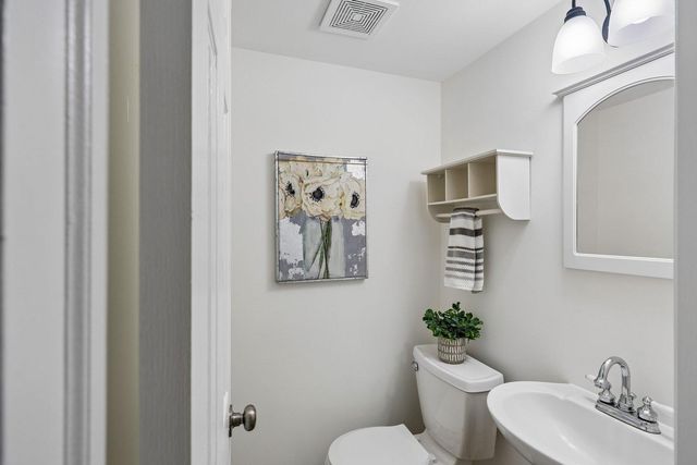 11781 COTTON MILL DR, Woodbridge, VA 22192