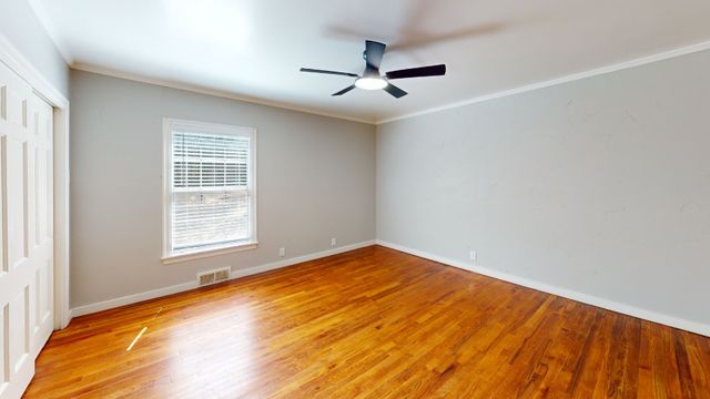 2010 N Locust Street, Denton, TX 76209