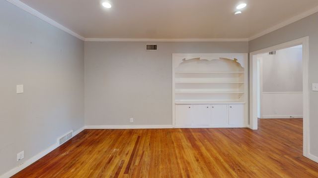 2010 N Locust Street, Denton, TX 76209