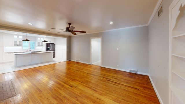 2010 N Locust Street, Denton, TX 76209