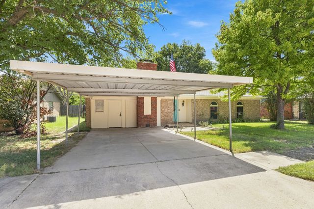 6800 Echo Hill Drive, Watauga, TX 76148