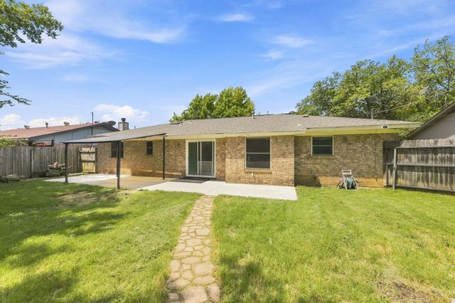 6800 Echo Hill Drive, Watauga, TX 76148