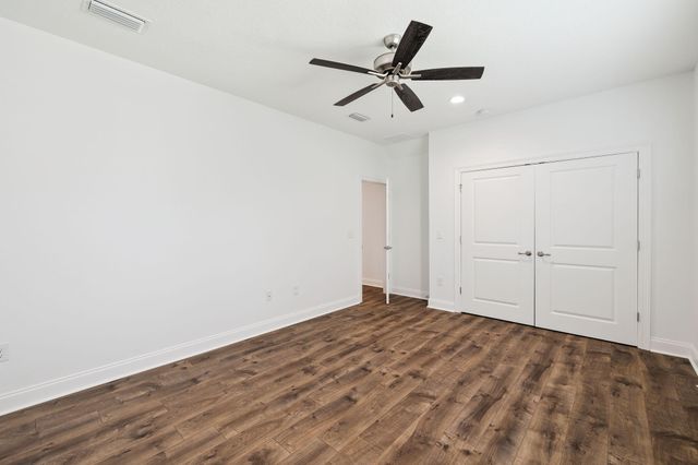 65 Laurel Oaks Drive, Freeport, FL 32439