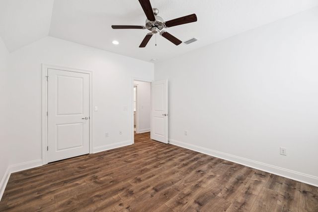 65 Laurel Oaks Drive, Freeport, FL 32439