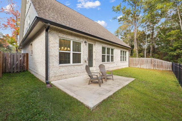 65 Laurel Oaks Drive, Freeport, FL 32439