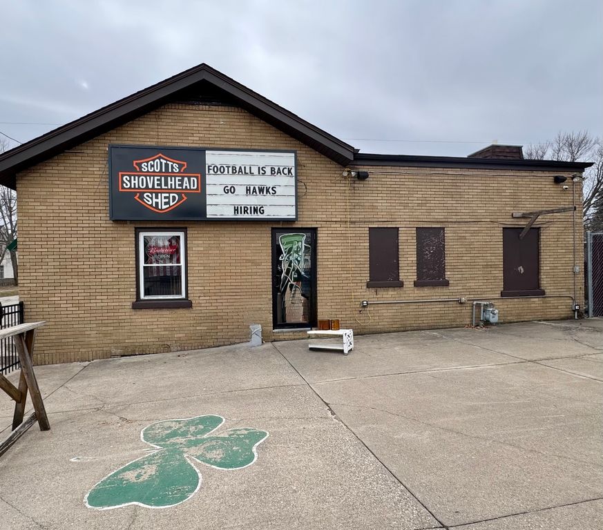 220 N Pine Street, Davenport, IA 52802