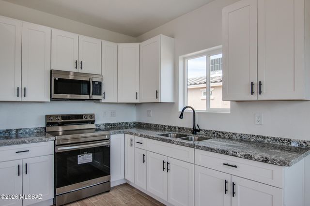 2350 W Diamond Street, Tucson, AZ 85705