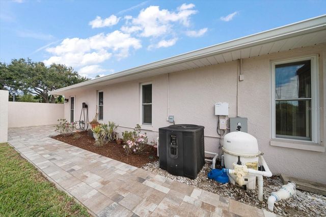7574 CUMBERLAND COURT, Seminole, FL 33777