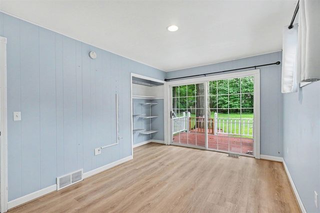 17700 Thornapple Drive, Spring Lake, MI 49456