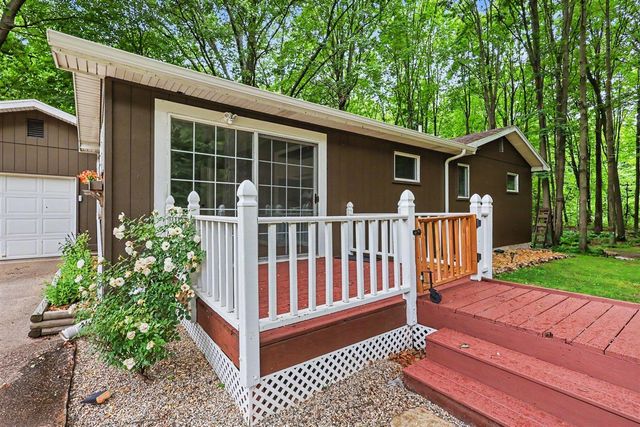 17700 Thornapple Drive, Spring Lake, MI 49456