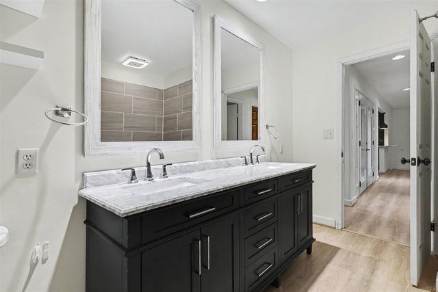 17700 Thornapple Drive, Spring Lake, MI 49456