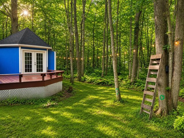 17700 Thornapple Drive, Spring Lake, MI 49456