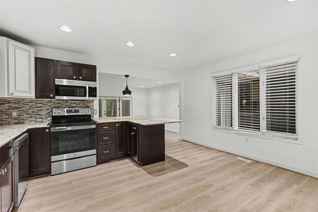 17700 Thornapple Drive, Spring Lake, MI 49456