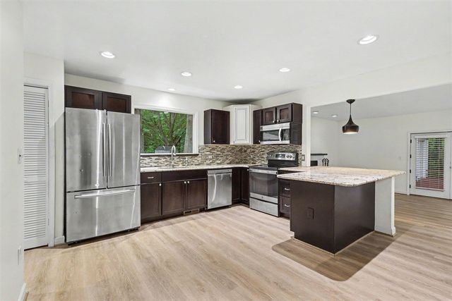 17700 Thornapple Drive, Spring Lake, MI 49456