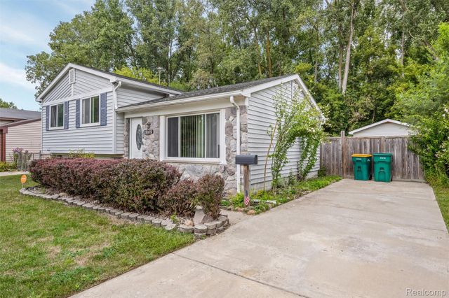 28670 Zellmer Street, Romulus, MI 48174
