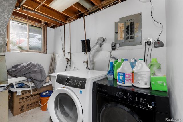 28670 Zellmer Street, Romulus, MI 48174