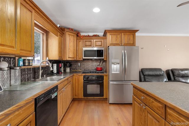 28670 Zellmer Street, Romulus, MI 48174