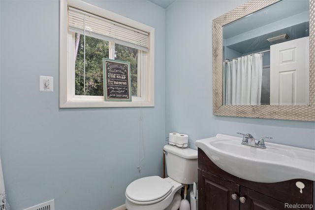 28670 Zellmer Street, Romulus, MI 48174