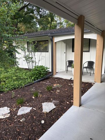 3S220 Blackcherry Lane, Glen Ellyn, IL 60137