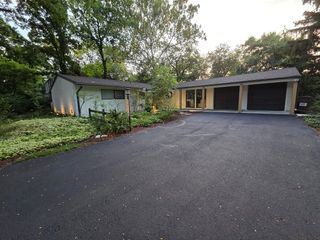 3S220 Blackcherry Lane, Glen Ellyn, IL 60137