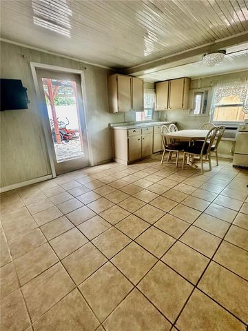 910 W RICH DRIVE, Mount Dora, FL 32757