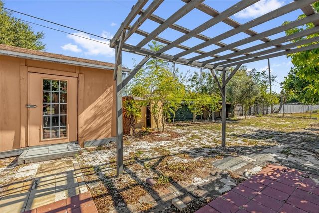 910 W RICH DRIVE, Mount Dora, FL 32757