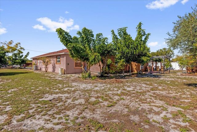 910 W RICH DRIVE, Mount Dora, FL 32757