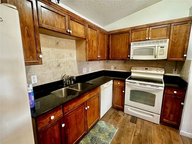 910 W RICH DRIVE, Mount Dora, FL 32757