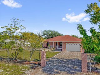 910 W RICH DRIVE, Mount Dora, FL 32757