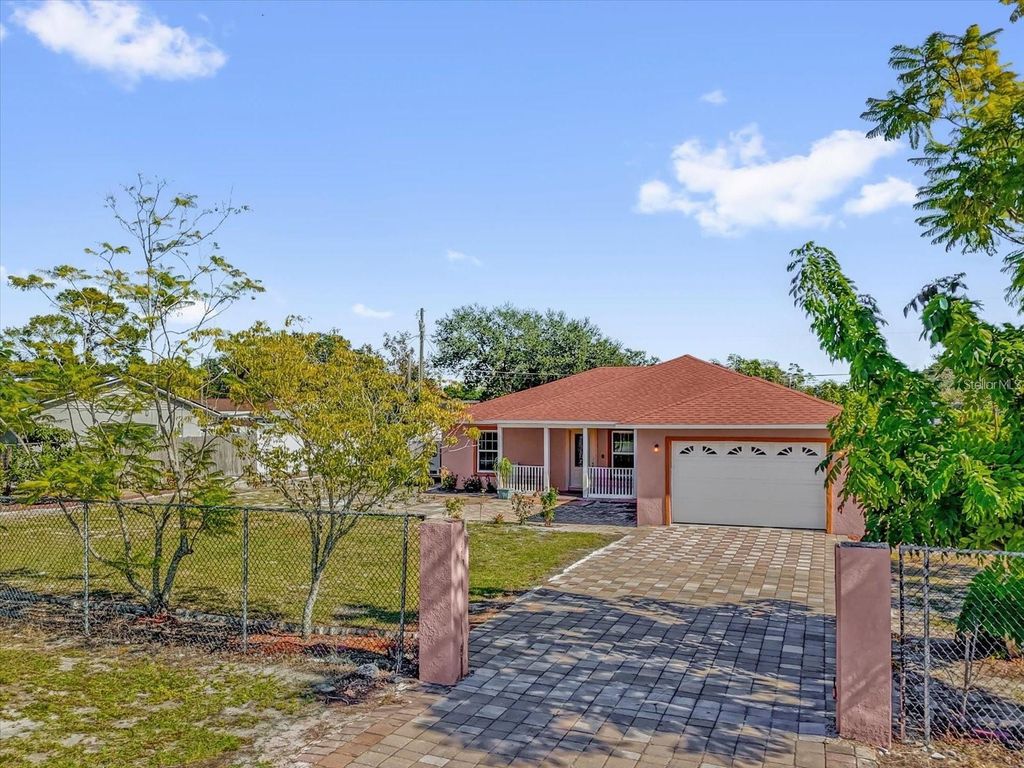 910 W RICH DRIVE, Mount Dora, FL 32757