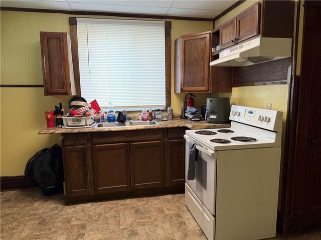 304 SPRUCE AVENUE, Sharon, PA 16146