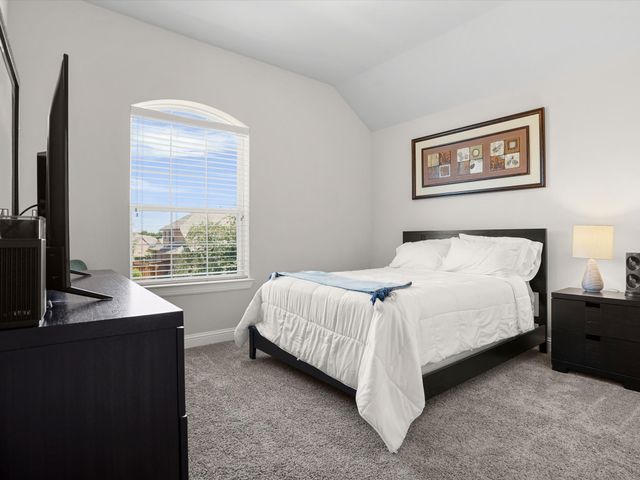 2827 Mariposa Drive, Grand Prairie, TX 75054