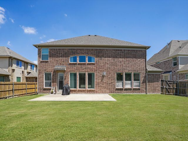 2827 Mariposa Drive, Grand Prairie, TX 75054