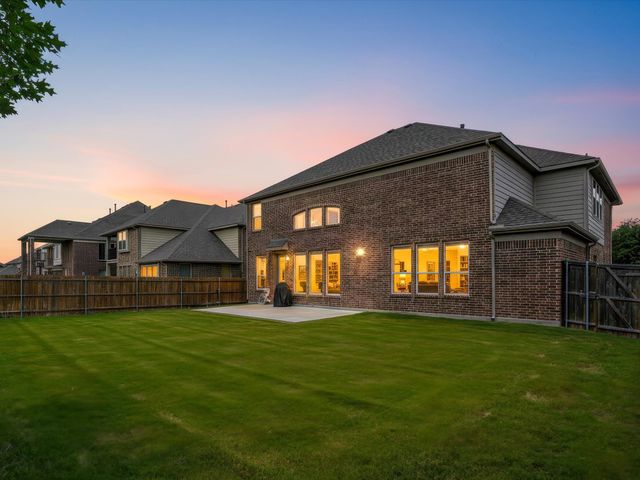 2827 Mariposa Drive, Grand Prairie, TX 75054