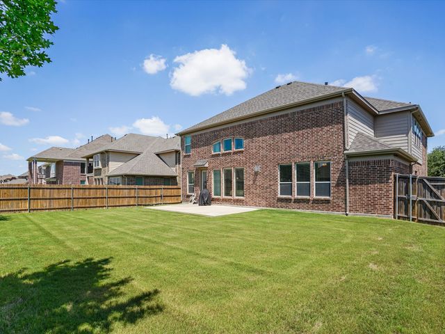 2827 Mariposa Drive, Grand Prairie, TX 75054