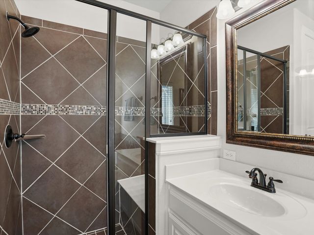 2827 Mariposa Drive, Grand Prairie, TX 75054