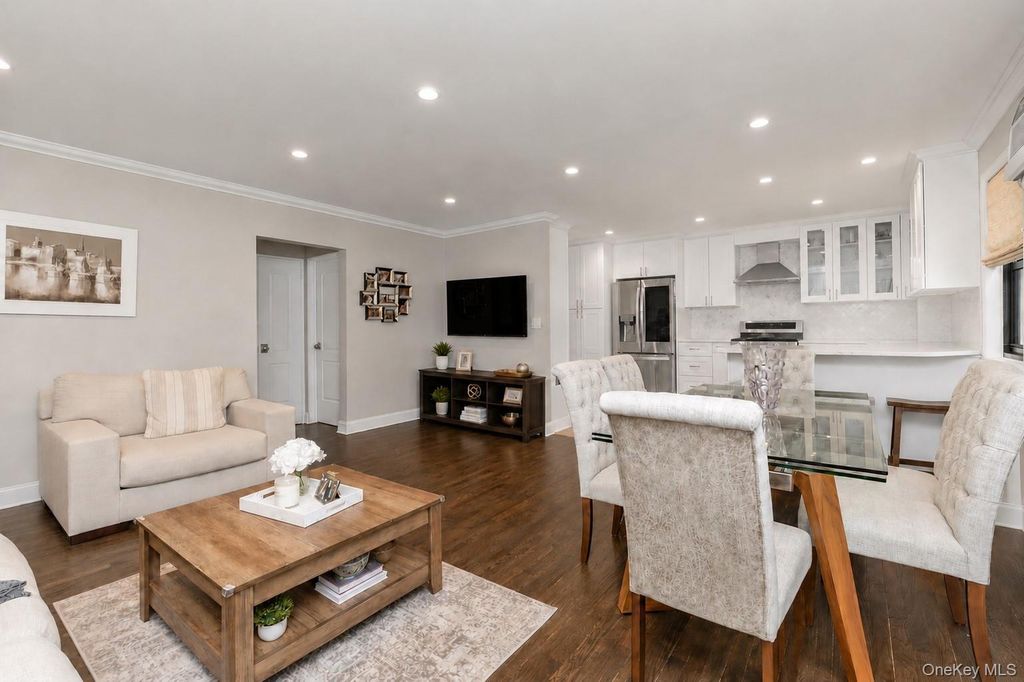 166-54 17th Road 1, Whitestone, NY 11357 — photo 3