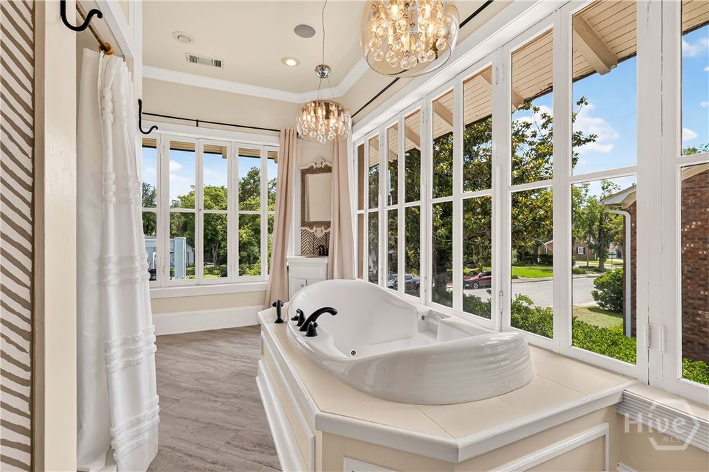 Image 32 of property listing at 529 E 44th Street, Savannah, GA 31405