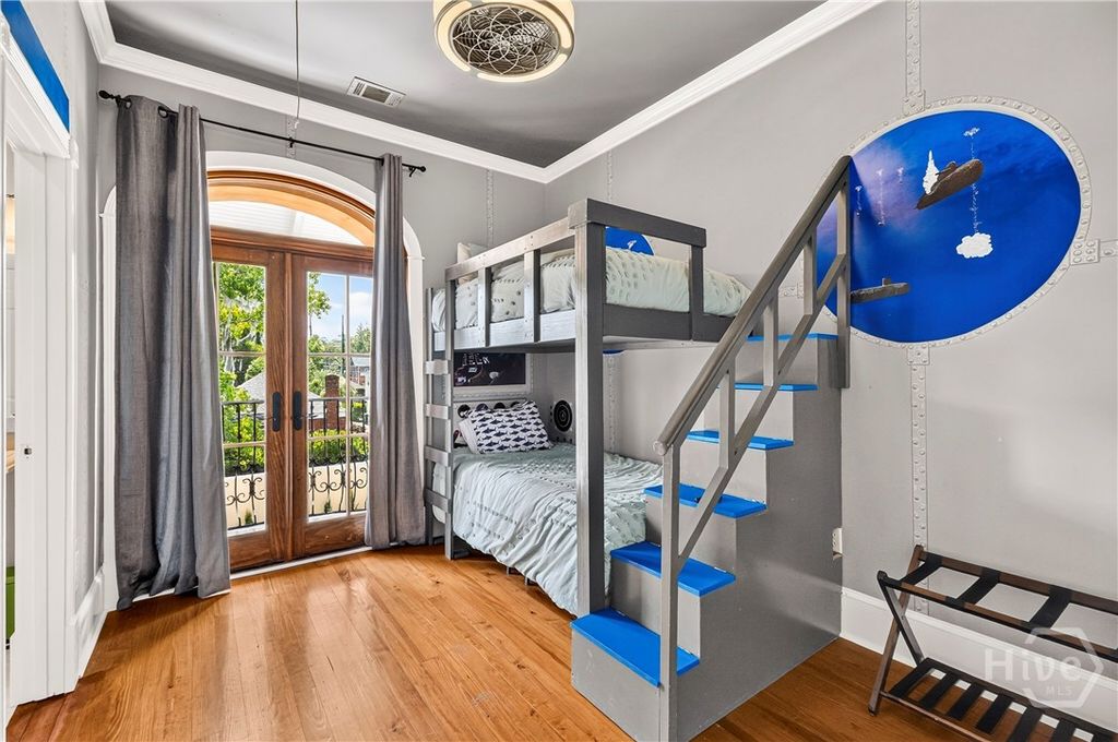 Image 35 of property listing at 529 E 44th Street, Savannah, GA 31405